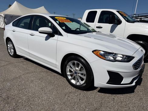 Used 2019 Ford Fusion SE FWD image 3