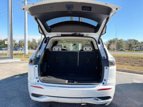 Used 2023 Buick Enclave Avenir w/ Avenir Technology Package image 28