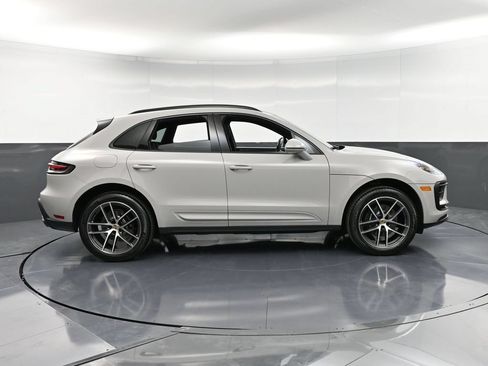 Certified 2026 Porsche Macan AWD/4WD image 9
