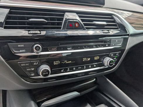 Used 2019 BMW 530e w/ Convenience Package RWD image 17