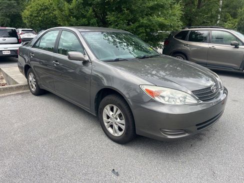Used 2004 Toyota Camry LE FWD image 3