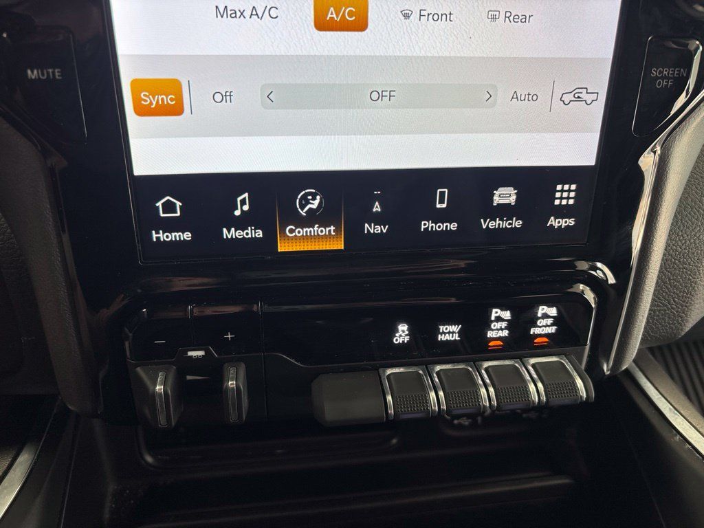Used 2024 RAM 1500 Big Horn AWD/4WD image 28