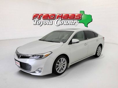 Used 2015 Toyota Avalon Limited w/ Technology Package
