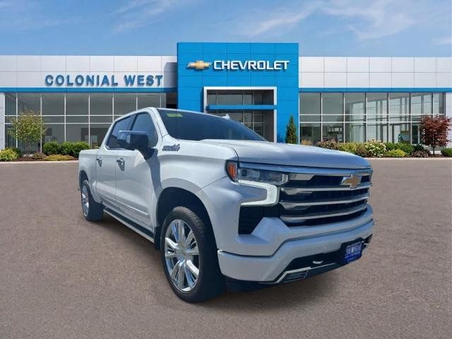 Used 2025 Chevrolet Silverado 1500 High Country w/ High Country Premium Package AWD/4WD image 13