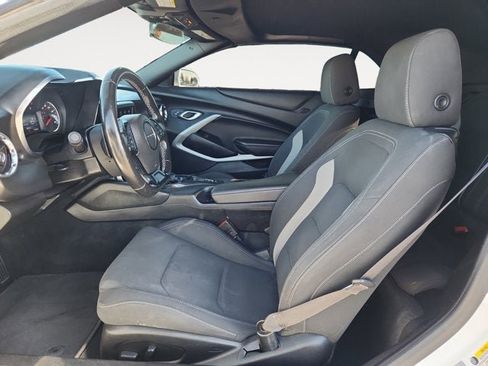 Used 2020 Chevrolet Camaro LT image 9