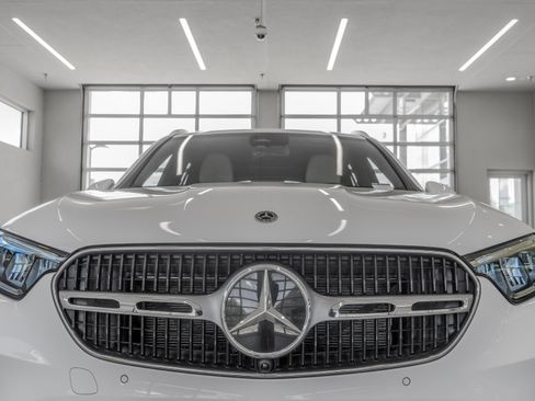 Certified 2024 Mercedes-Benz GLC 300 image 23