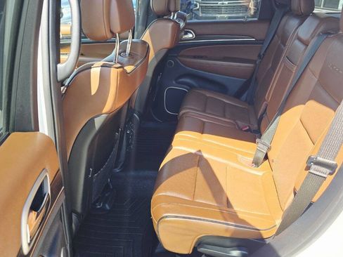 Used 2017 Jeep Grand Cherokee Summit image 11