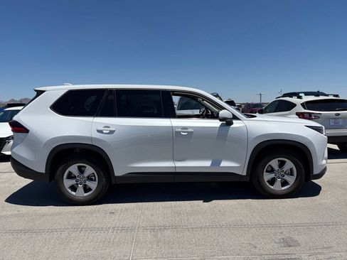 Used 2026 Toyota Grand Highlander FWD image 3