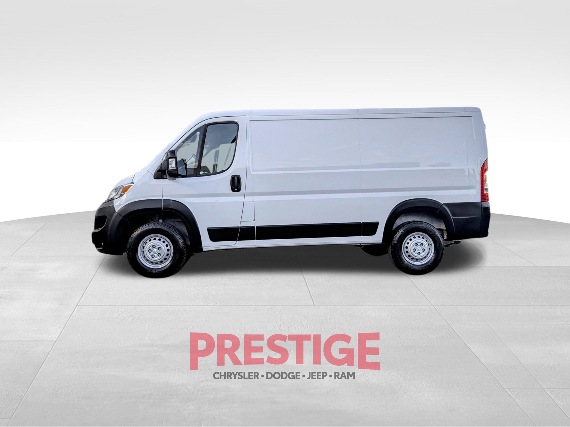 Used 2025 RAM ProMaster 2500 w/ Convenience Group FWD image 12