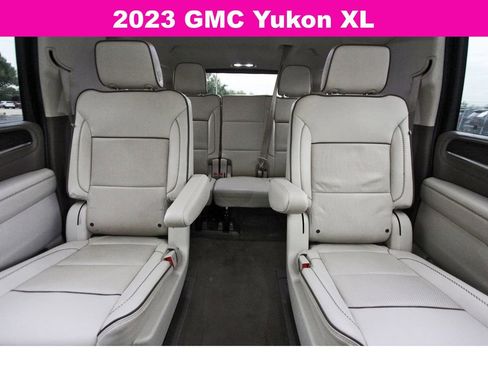 Used 2023 GMC Yukon XL Denali AWD/4WD image 14