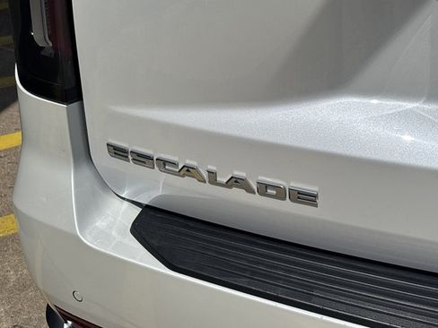 Used 2023 Cadillac Escalade Premium Luxury Platinum AWD/4WD image 5