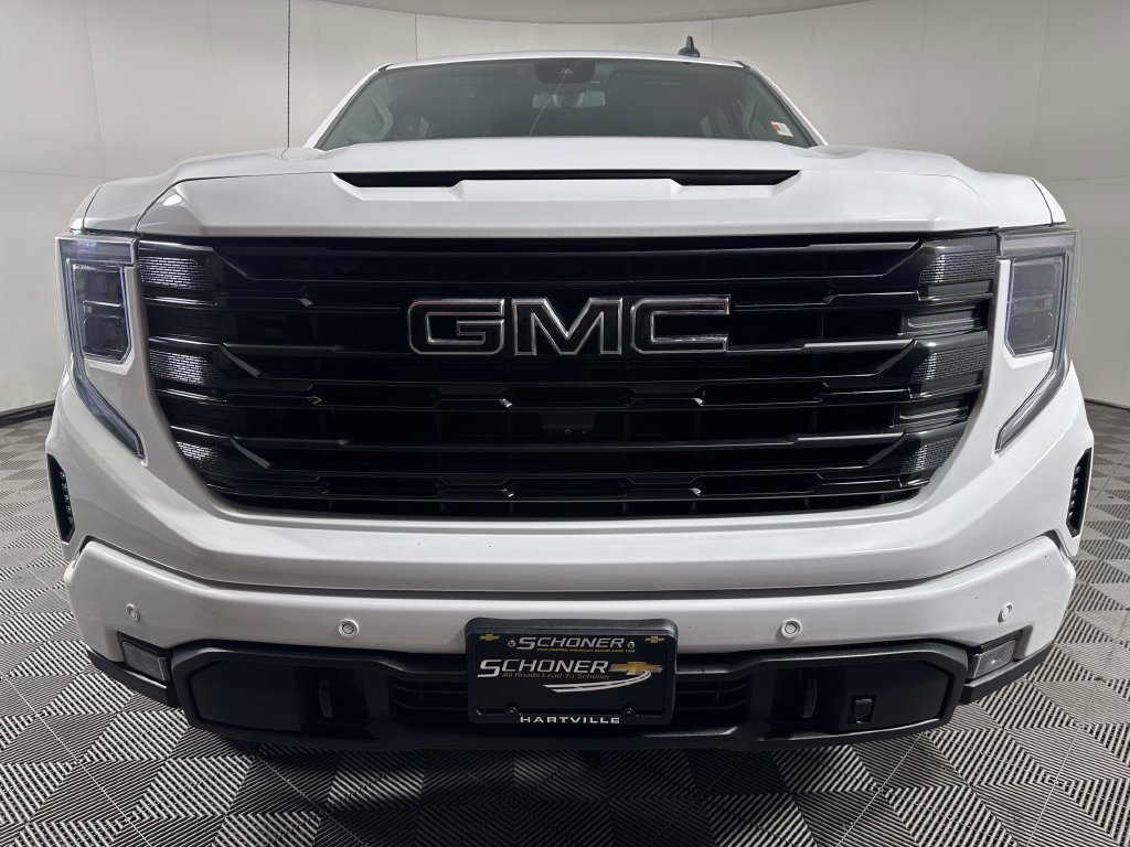 Used 2024 GMC Sierra 1500 Elevation w/ Elevation Premium Package AWD/4WD image 8