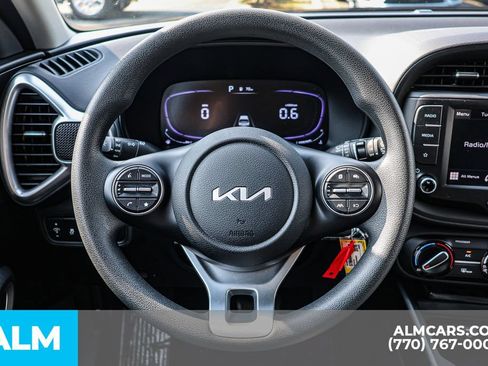 Used 2025 Kia Soul LX w/ LX Technology Package FWD image 31