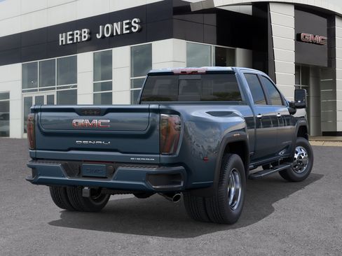 New 2026 GMC Sierra 3500 Denali w/ Denali Reserve Package AWD/4WD image 4