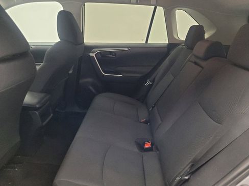 Used 2021 Toyota RAV4 LE FWD image 18