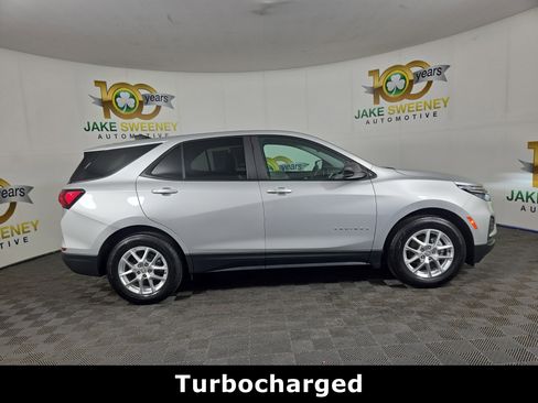 Certified 2022 Chevrolet Equinox LS w/ LS Convenience Package image 10