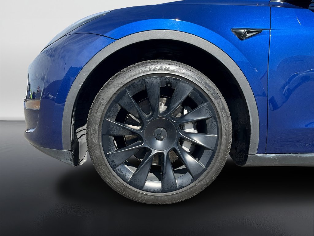 Used 2024 Tesla Model Y Long Range AWD/4WD image 9