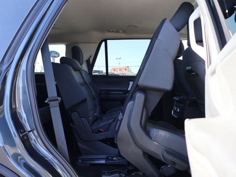 Used 2025 Ford Expedition Active image 38