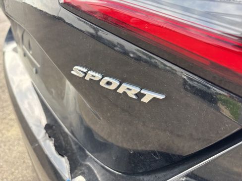 Used 2023 Honda Civic Sport image 4