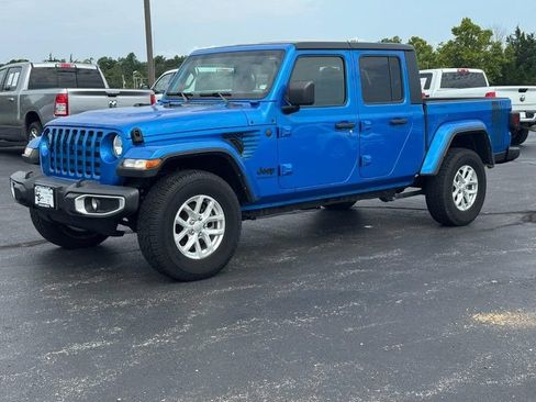 Used 2023 Jeep Gladiator Sport AWD/4WD image 8
