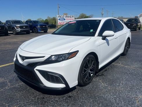 Used 2023 Toyota Camry SE w/ Convenience Package image 1