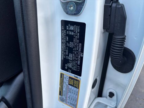 Used 2025 Kia Soul LX w/ LX Technology Package FWD image 27