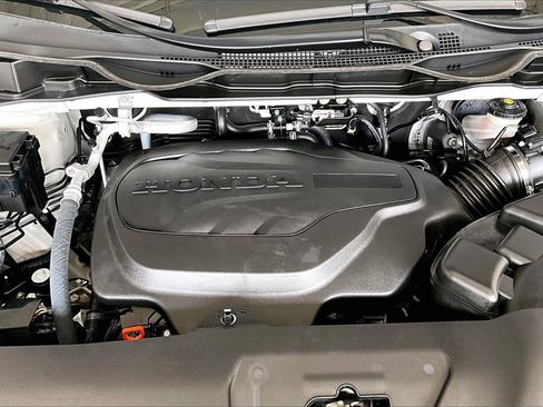 Used 2024 Honda Odyssey Sport image 9