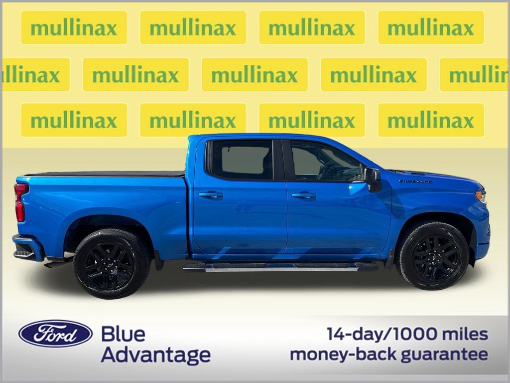 Used 2025 Chevrolet Silverado 1500 RST w/ Convenience Package II RWD image 2