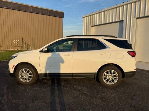Used 2022 Chevrolet Equinox LT w/ LT True North Edition AWD/4WD image 9