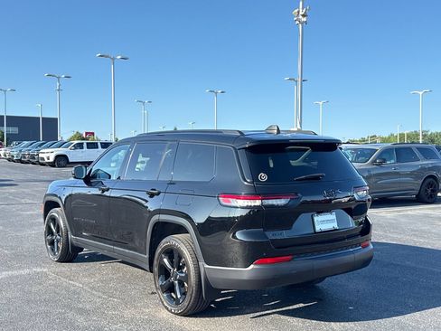 Used 2025 Jeep Grand Cherokee L Altitude AWD/4WD image 4