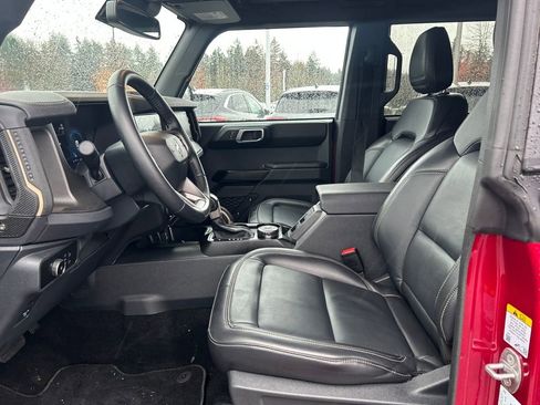 Certified 2025 Ford Bronco Badlands image 5