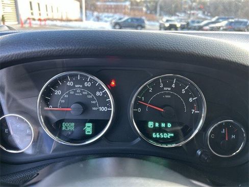 Used 2016 Jeep Wrangler Sahara w/ Connectivity Group image 18