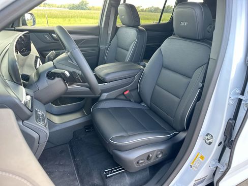 New 2026 Buick Enclave Sport Touring w/ LPO, Illumination Package image 11