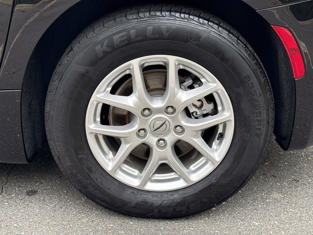 Used 2024 Chrysler Pacifica Touring-L FWD image 13