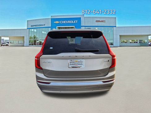 Used 2023 Volvo XC90 B6 Plus image 6