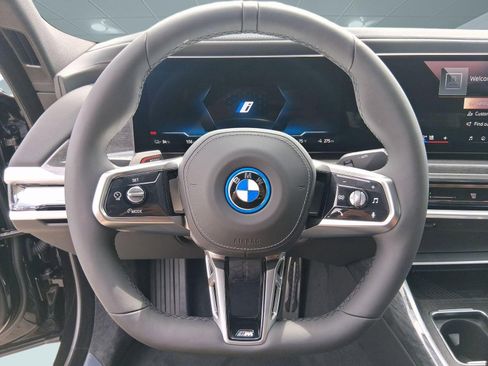 Used 2026 BMW i7 eDrive50 w/ M Sport Package RWD image 19
