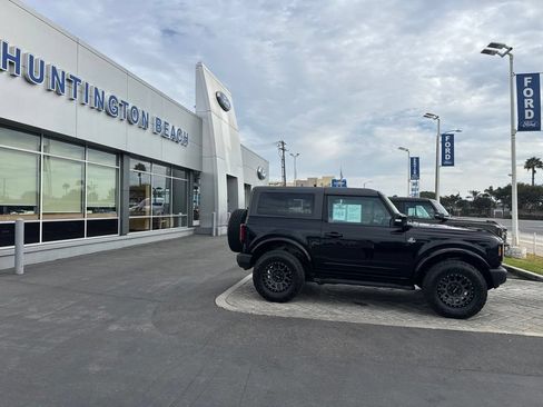 Used 2023 Ford Bronco Outer Banks AWD/4WD image 3