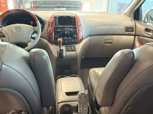 Used 2006 Toyota Sienna XLE Limited w/ XLE Limited Pkg 2 AWD/4WD image 39