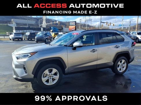 Used 2021 Toyota RAV4 XLE image 3