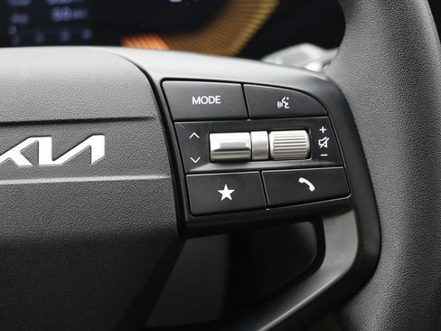 Used 2025 Kia K4 FWD image 19