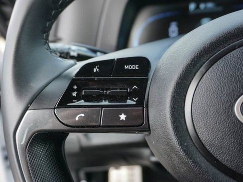 Used 2025 Hyundai Elantra Sport image 18