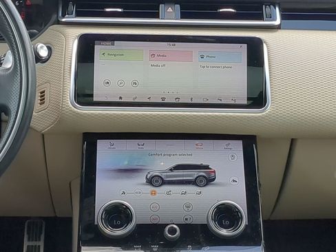 Used 2019 Land Rover Range Rover Velar R-Dynamic SE image 16