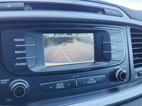 Used 2017 Kia Sorento LX AWD/4WD image 22