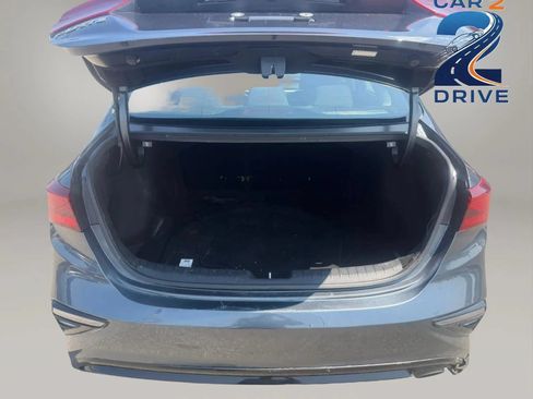 Used 2020 Kia Forte LXS FWD image 19
