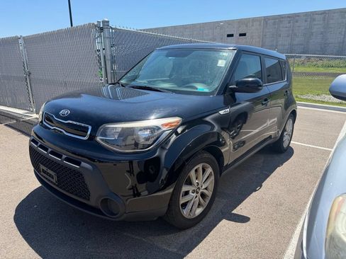 Used 2019 Kia Soul + FWD image 3