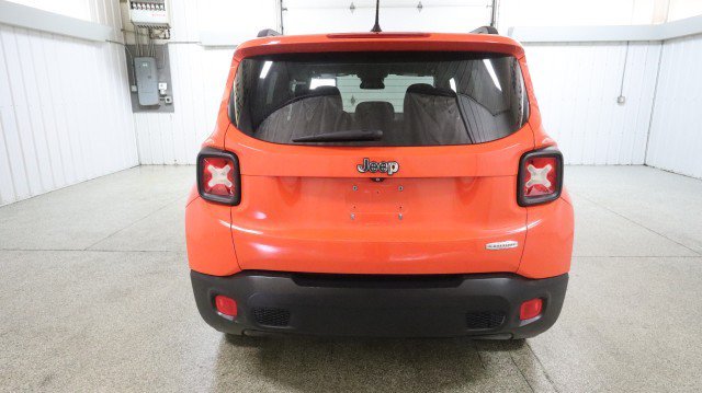 Used 2015 Jeep Renegade Latitude FWD image 8