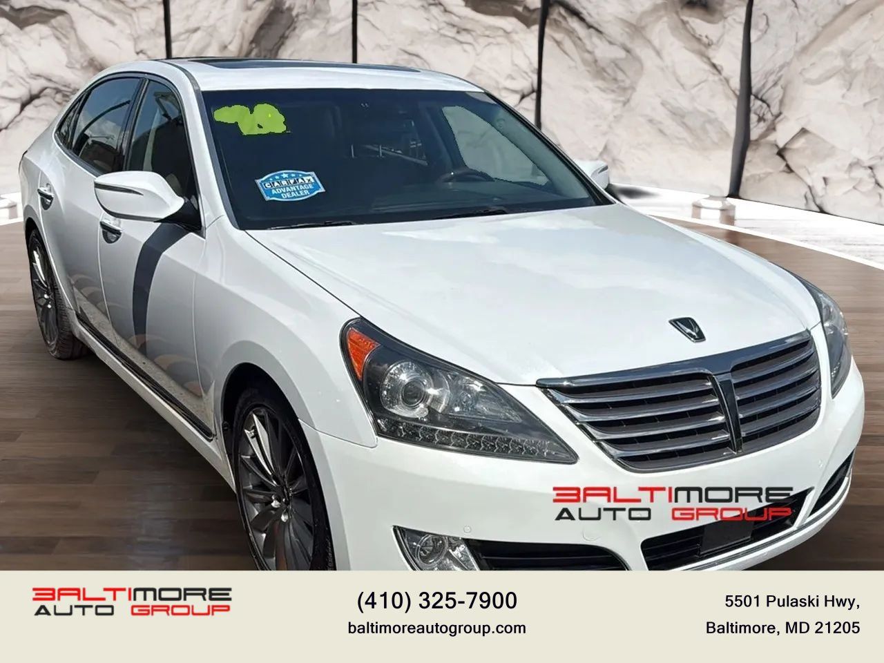 Used 2014 Hyundai Equus Signature RWD image 3