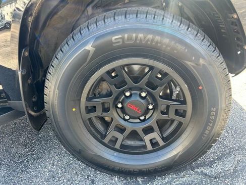 Used 2021 Toyota 4Runner Venture image 3