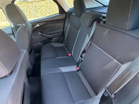 Used 2014 Ford Focus SE FWD image 20