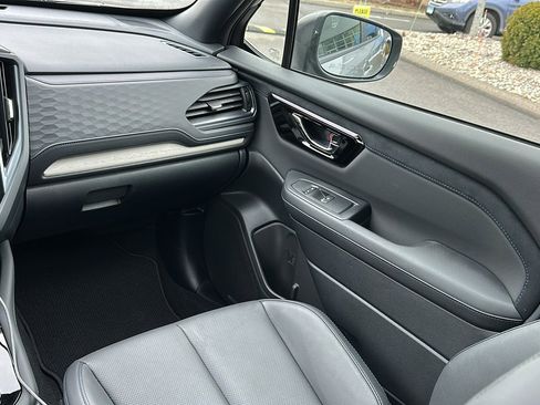 Certified 2025 Subaru Forester Limited image 21